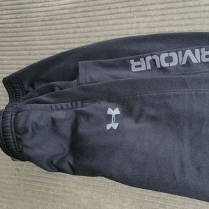 Boys Under Armour Pants xl